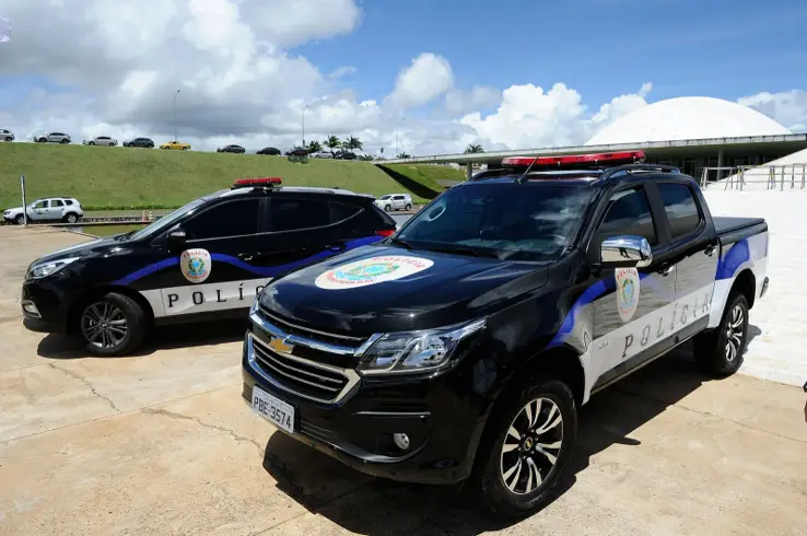 Viaturas da Polícia do Senado Federal diante do Congresso Nacional, em Brasília